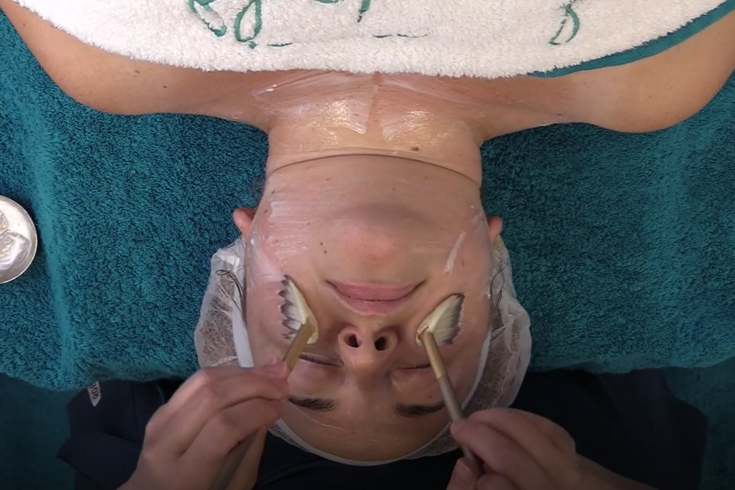 Fan Masque Brush Application Technique