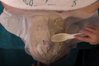 Colloidal Oatmeal Masque Mixing & Application